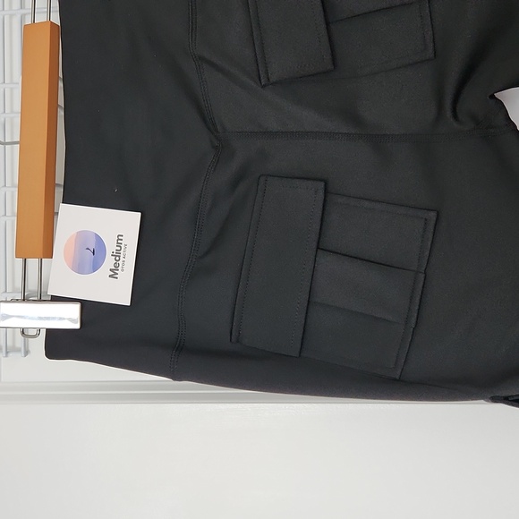 Workout Black Cargo Flare Side Pokects Legging - Picture 3 of 5